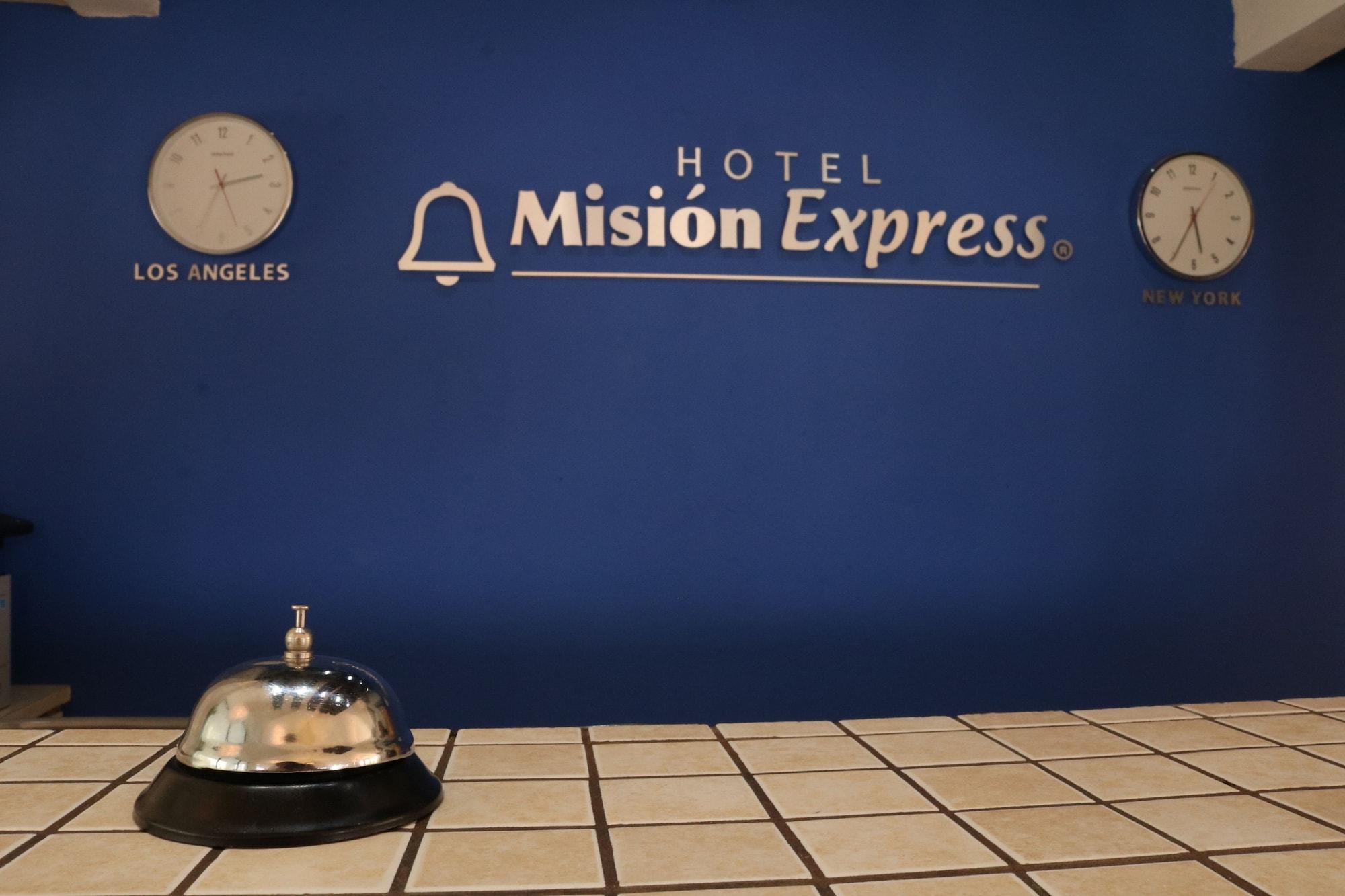 Mision Express Saltillo Bagian luar foto
