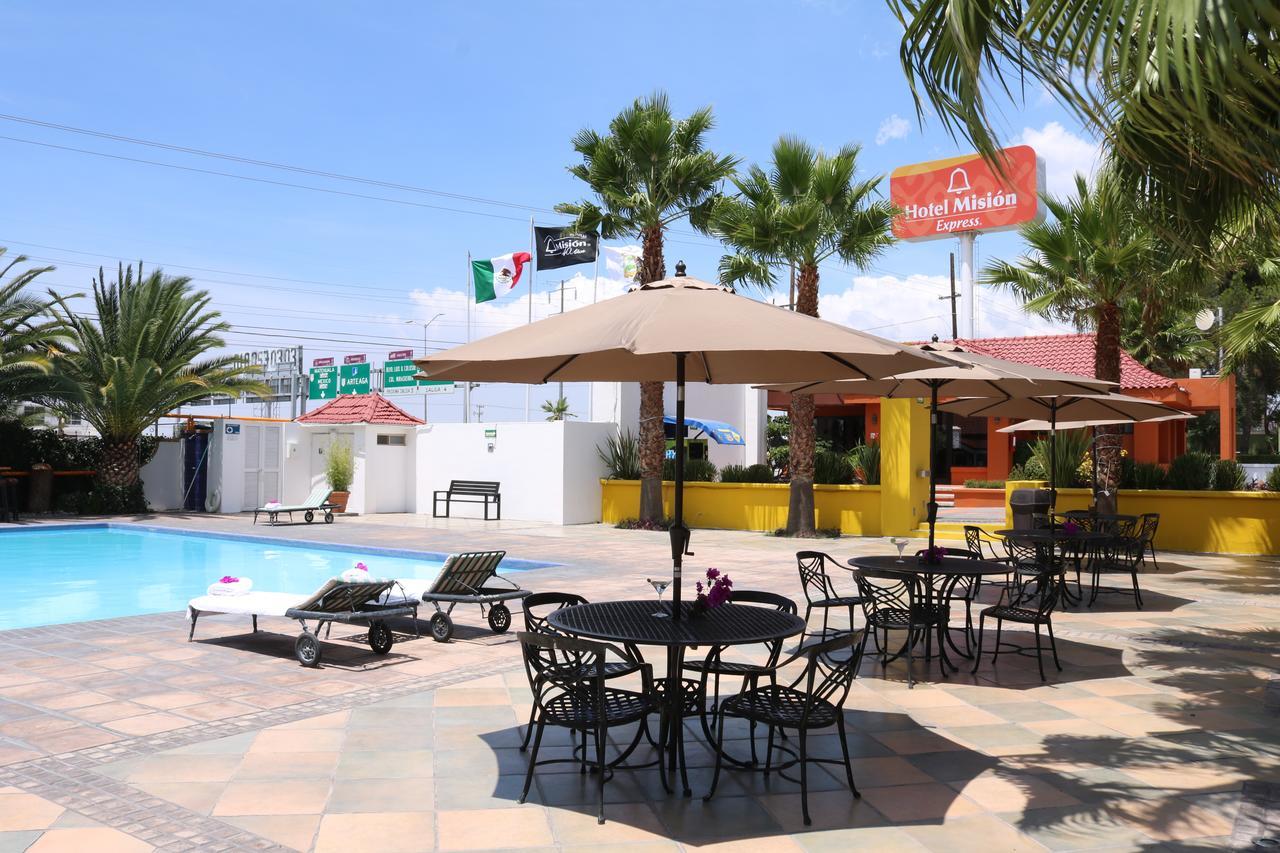 Mision Express Saltillo Bagian luar foto