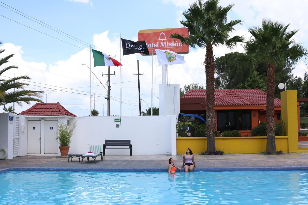 Mision Express Saltillo Bagian luar foto